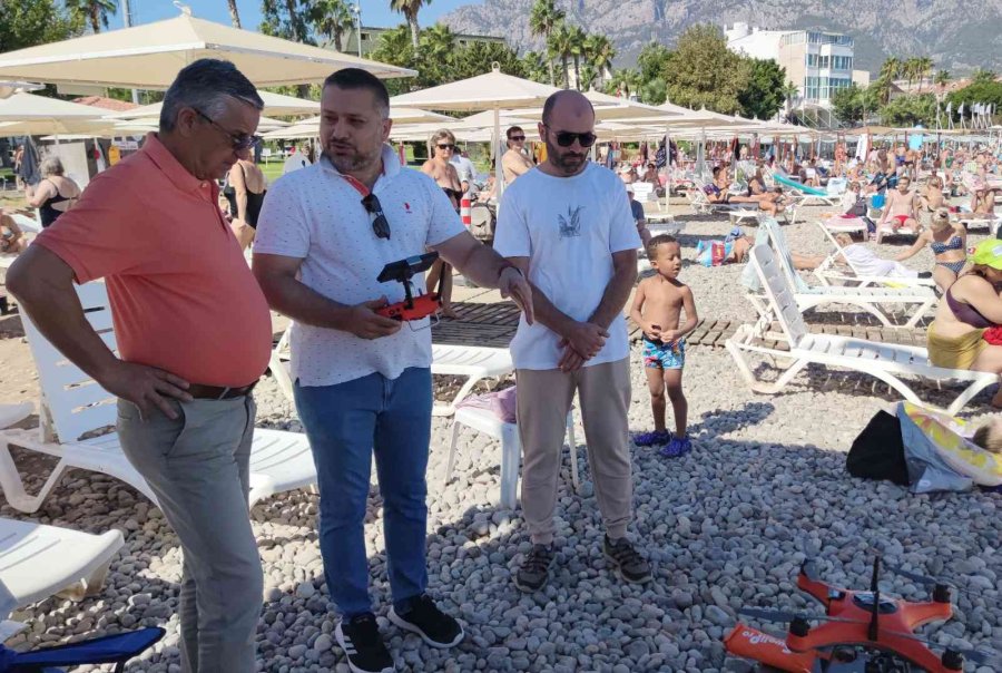 Suya İniş Kalkış Yapabilen Ve Saatte 79,3 Km Hıza Ulaşabilen Drone, Taşıdığı Can Simidini Hızlı Bir Şekilde Vakaya Ulaştırıyor