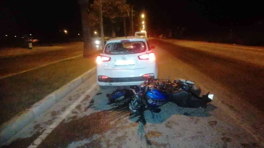 Otomobile Çarpan Alkollü Motosiklet Sürücüsü Yaralandı