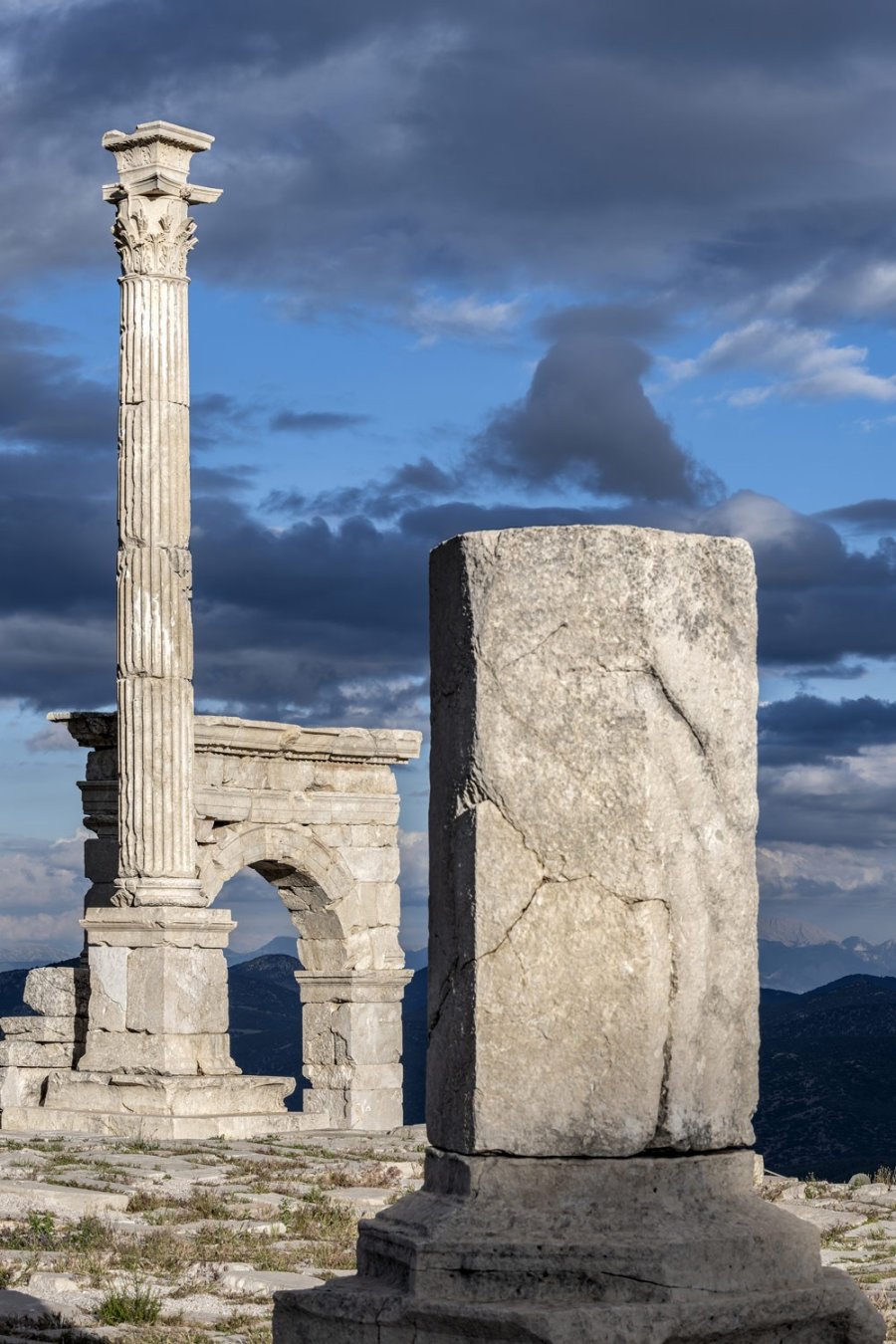 Antalya Kültür Sanat, Güz Sezonunu İki Sergiyle Açıyor