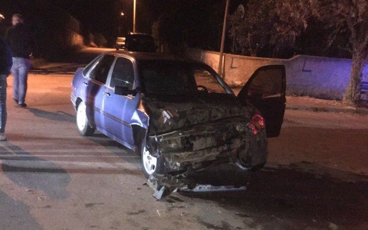 Kaza Sonucu Devrilen Otomobildeki 2 Kişi Yaralandı