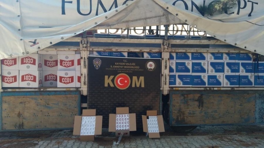 Kamyonla Getirilen Makaronlar Piyasaya Sürülmeden Yakalandı