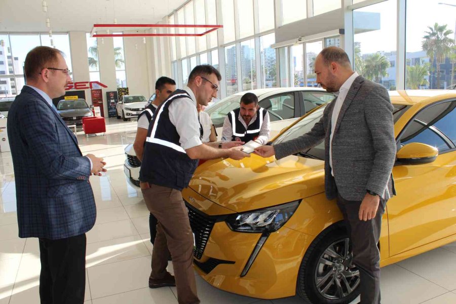 Mersin’de Oto Galericiler Denetleniyor