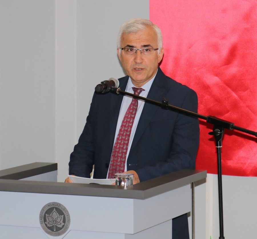 Esogü Hukuk Fakültesi 2022-2023 Öğretim Yılı Akademik Açılışı Törenle Yapıldı