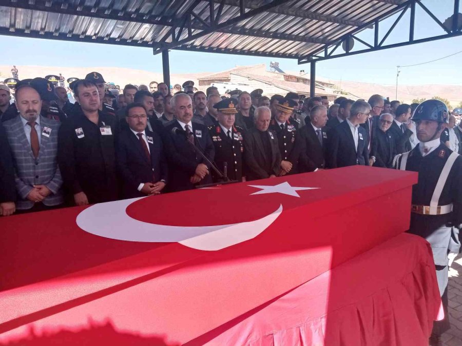 Vatandaşa Yardım Ederken Şehit Olan Uzman Çavuşa Son Görev