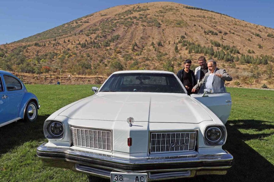 Klasik Otomobiller Ali Dağı’na Çok Yakıştı