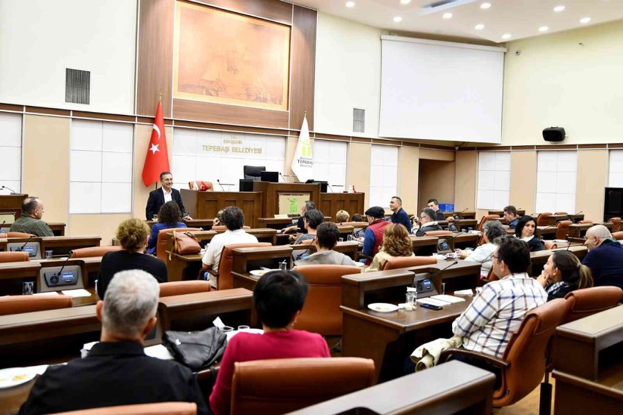 Diş Hekimleri Tepebaşı Merkezlerini Ziyaret Etti