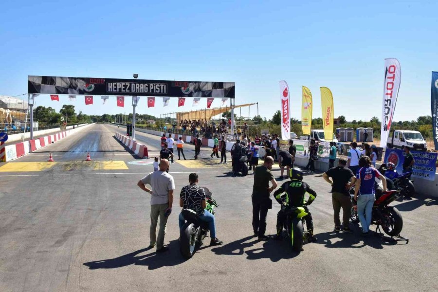 Kepez’de Motodrag Yarışı Nefesleri Kesti