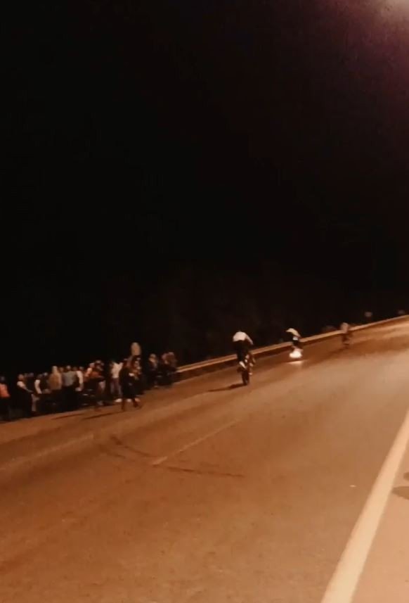 Gençlerin Ölüme Davetiye Çıkaran Tek Teker Yarışı