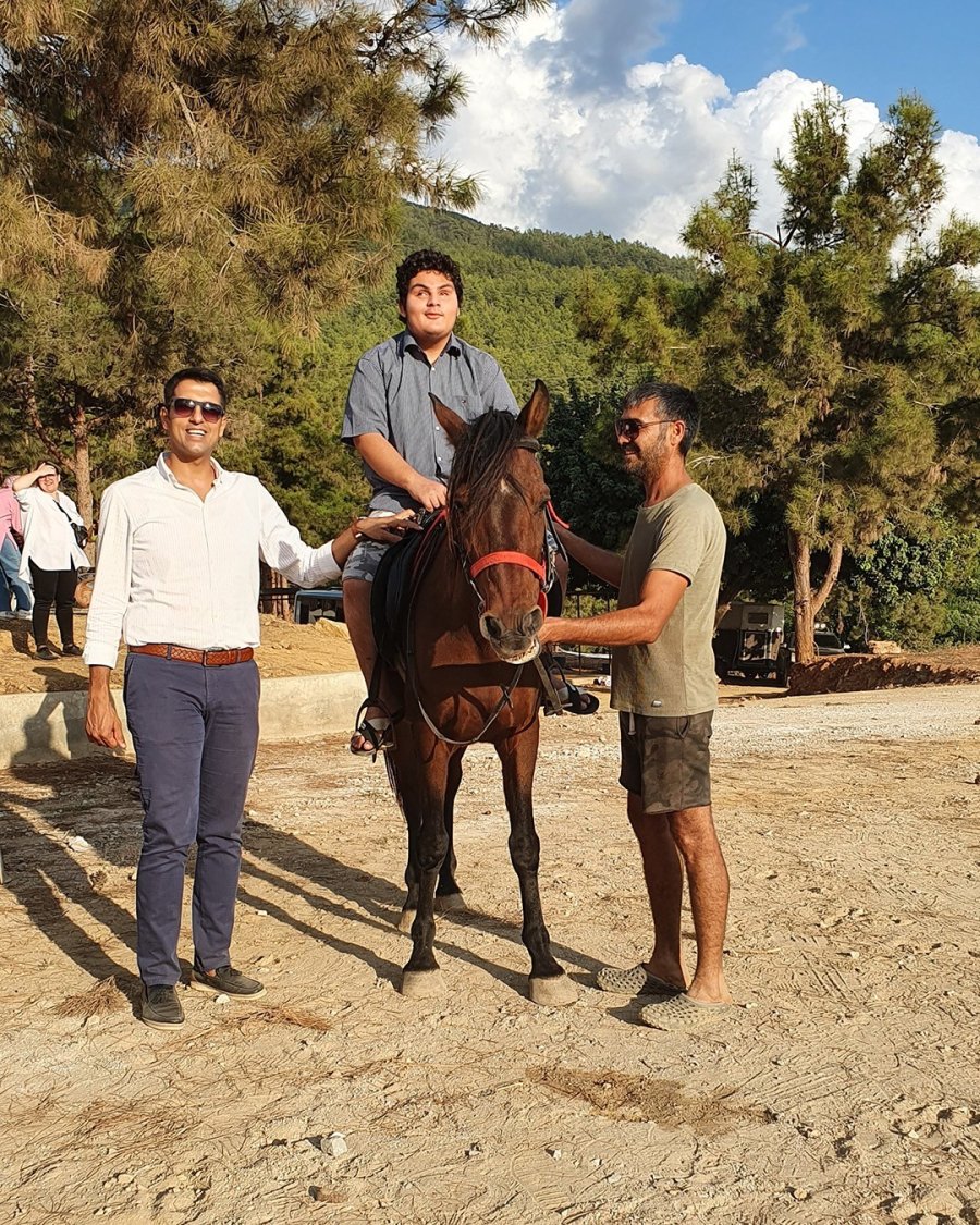 Alanya Belediyesi’nden, Görme Engellilere Binicilik Eğitimi