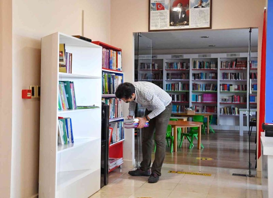 Geri Dönüşümden Öğrencilere Kitap