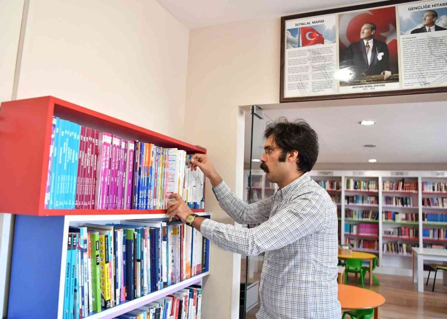 Geri Dönüşümden Öğrencilere Kitap