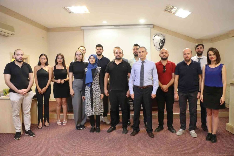 Evden Çıkartılan Kiracı, Ev Sahibinin Avukatını Bıçaklamaya Çalıştı