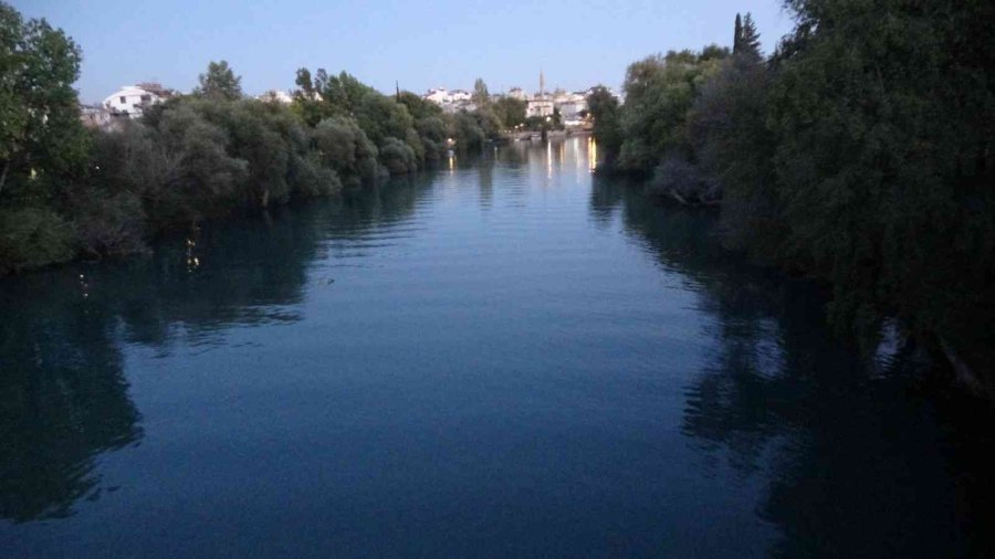 Yaya Köprüsünden Iramağa Atladı, Tüm Çabalara Rağmen Hayatını Kaybetti