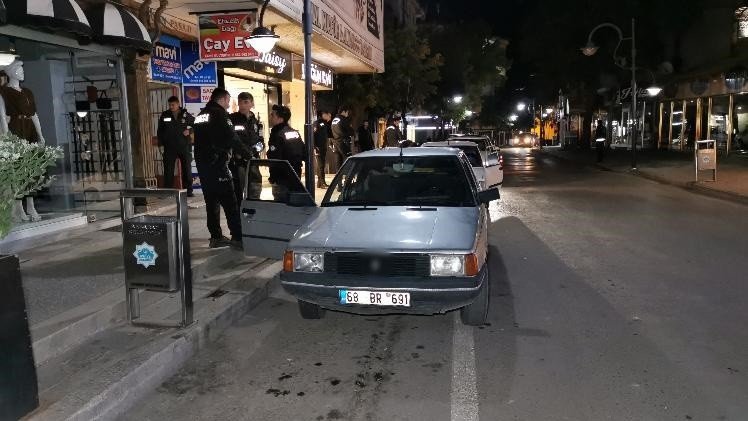 Uyuşturucularla Yakalandı, Ağlayıp “uyuşturucuyla Alakam Yok” Dedi