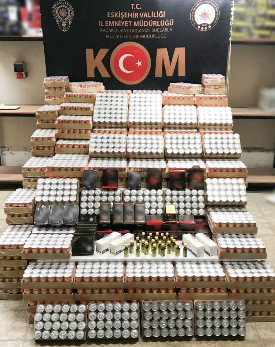 Eskişehir’de Binlerce Kaçak Ürün Ele Geçirildi, 6 Kişi Yakalandı