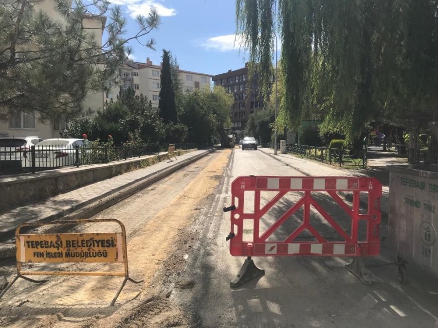 Duyarsızca Bırakılan Araçlar Yol Yapım Çalışmalarını Aksatıyor