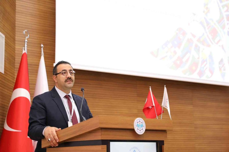 Rektör Prof.dr. Kalan: "55 Ülkeden, Bin 101 Öğrenci Alkü’yü Tercih Etti"
