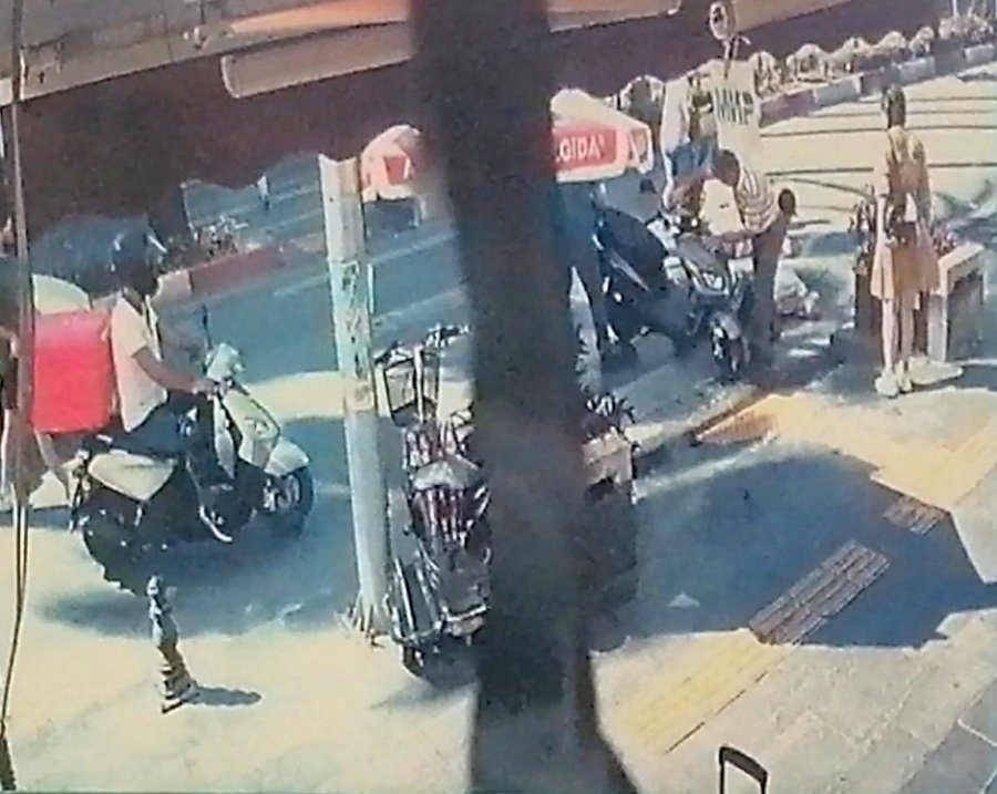 Motosikletin Çarptığı Yayaya İlk Müdahale Sağlık Müdüründen Geldi