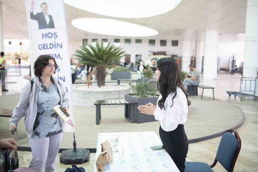 Büyükşehir Belediyesi, Üniversiteyi Kazanan Öğrencileri Otogarda Karşılıyor