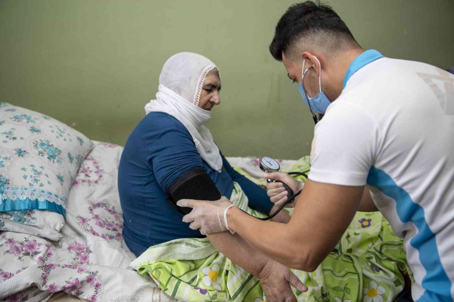 Mersin Büyükşehir Belediyesinden, Yılda 10 Bin Hastaya Ambulans Hizmeti