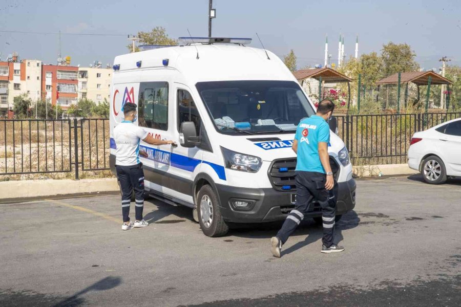 Mersin Büyükşehir Belediyesinden, Yılda 10 Bin Hastaya Ambulans Hizmeti