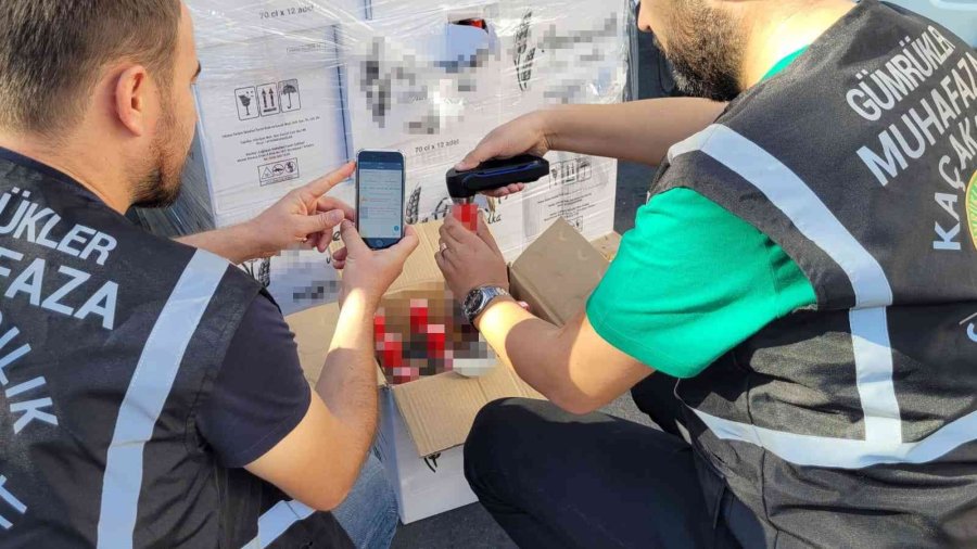 Mersin’de Piyasa Değeri 20 Milyon Lira Olan 5 Tır Kaçak İçki Ele Geçirildi