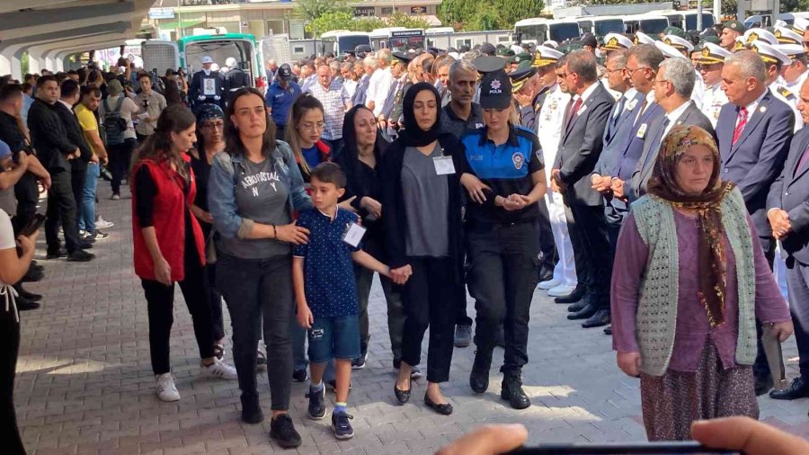 Bakan Soylu, Mersin Şehidi Polis Sedat Gezer İçin Düzenlenen Törende Konuştu