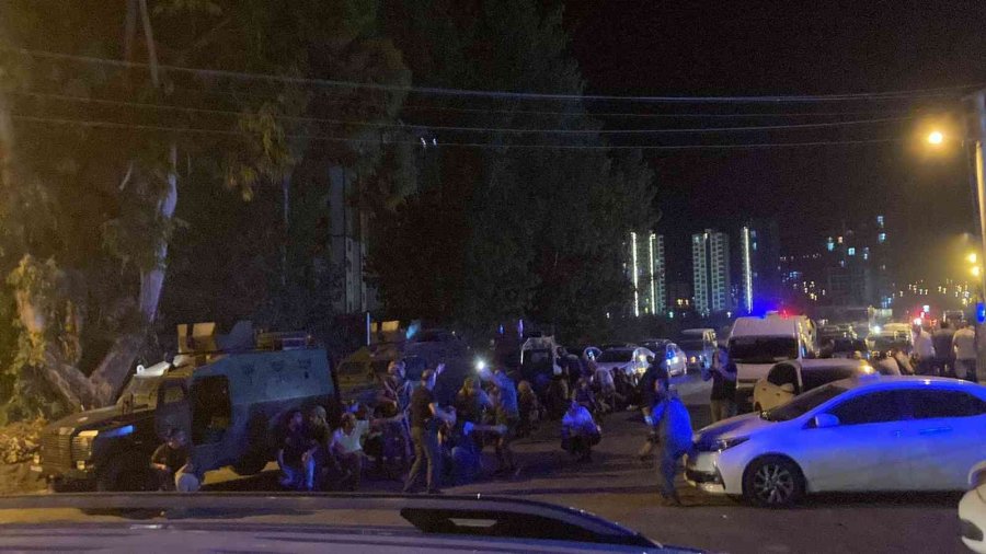 Mersin’de Polis Noktasına Bombalı Araçla Saldırı: 1’i Ağır 2 Polis Yaralı