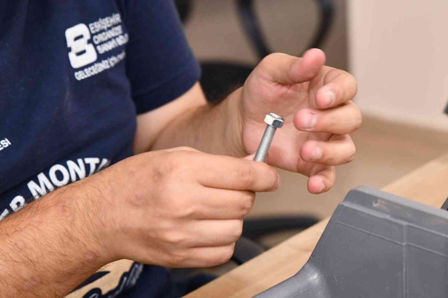 Özel Bireylerin Ellerinden 12 Buçuk Milyon Parça Çıktı