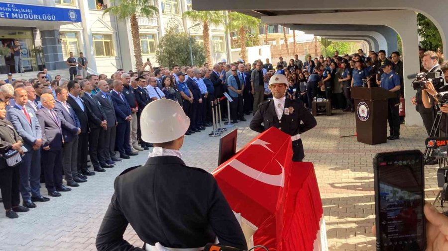 Bakan Soylu, Mersin Şehidi Polis Sedat Gezer İçin Düzenlenen Törende Konuştu