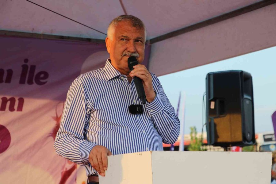 Yaşlı Kadından Türkan Şoray’a Şok: "fatma Girik Öldü, Sen Ölme, Bak Kendine”