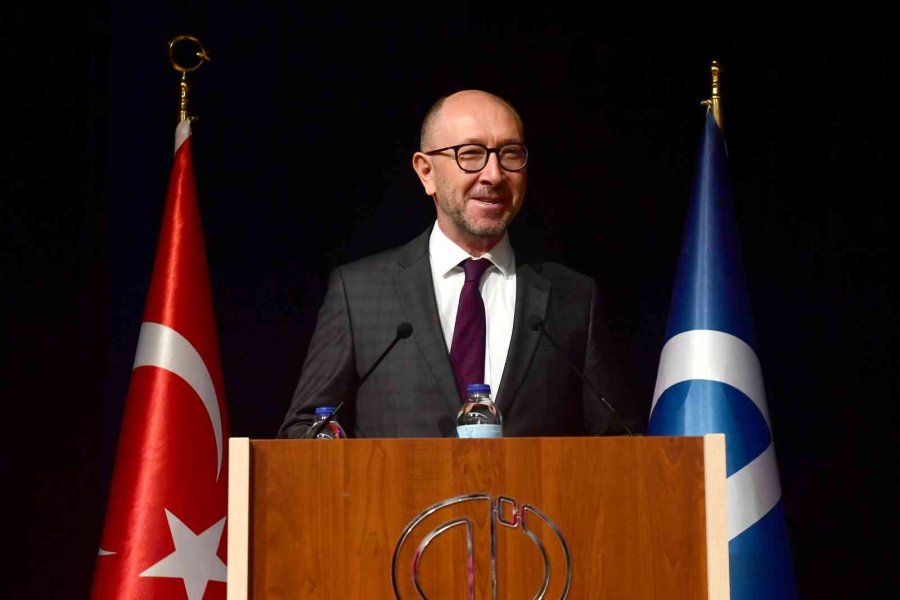 5. Uluslararası Açık Ve Uzaktan Öğrenme Konferansı Başladı