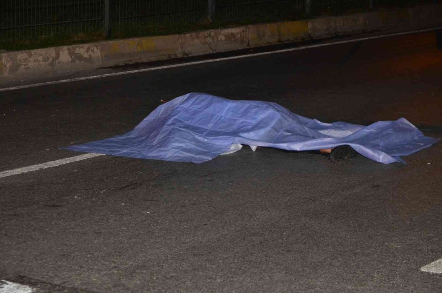 Antalya’da Cinayet Gibi Kaza: Darp Edilip Yola Bırakılan Gencin Üzerinden Ticari Taksi Geçti