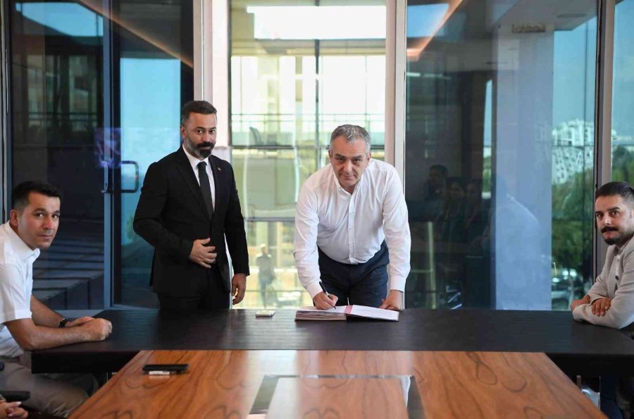 Konyaaltı Belediyesi’nden Personel Maaş Ve Sosyal Haklarına İyileştirme