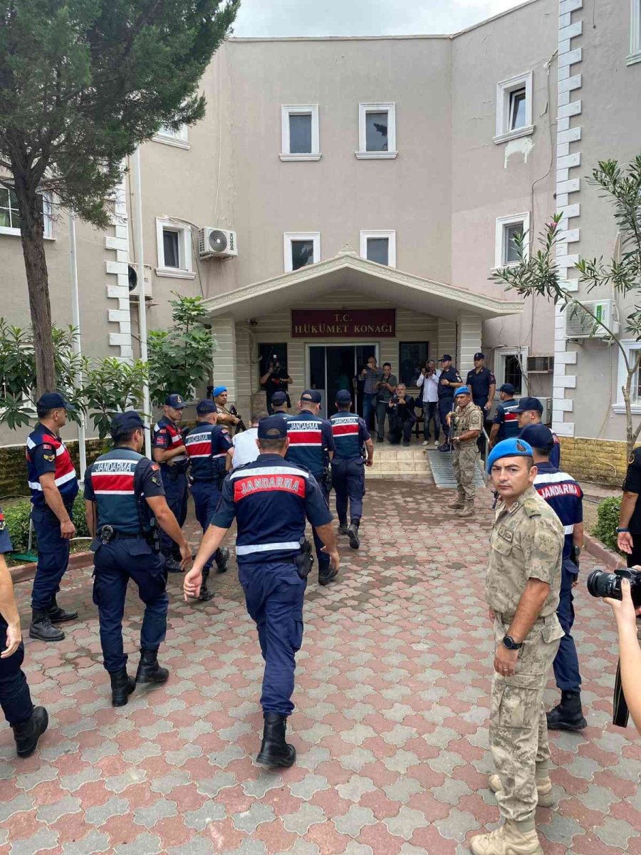 Özel Ekiple Yakalanan Dövizci Cinayetinin Zanlısı Çelik Yelekle Adliyeye Sevk Edildi