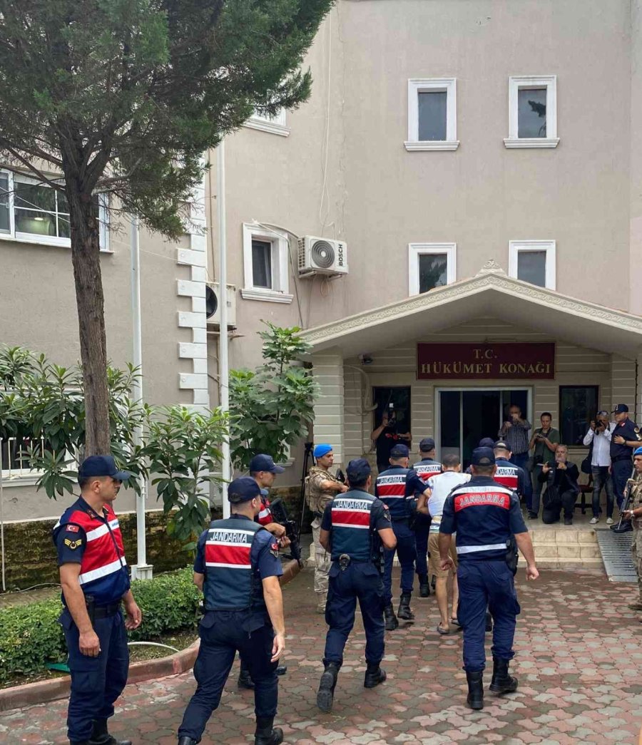 Özel Ekiple Yakalanan Dövizci Cinayetinin Zanlısı Çelik Yelekle Adliyeye Sevk Edildi