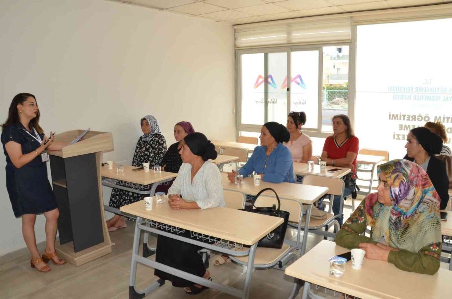 Kurs Merkezlerinde Veliler Bilgilendiriliyor