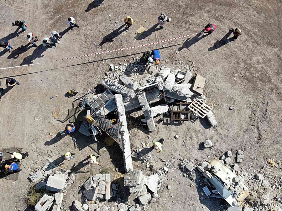 Kayseri’de Deprem Ve Yangın Tatbikatı Gerçeğini Aratmadı