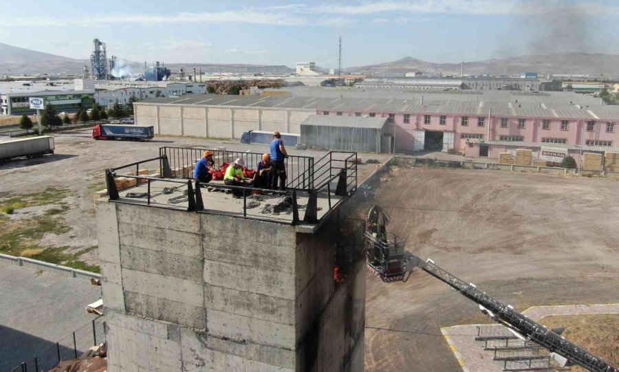 Kayseri’de Deprem Ve Yangın Tatbikatı Gerçeğini Aratmadı