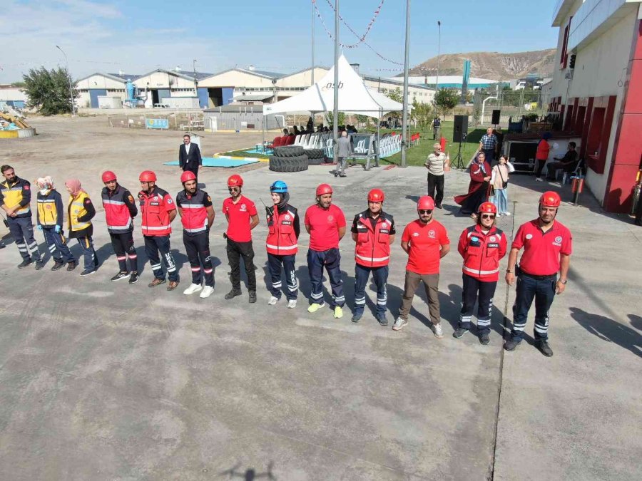 Kayseri’de Deprem Ve Yangın Tatbikatı Gerçeğini Aratmadı