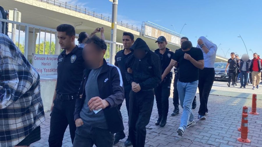 Kayseri’de Uyuşturucu Tacirlerine ‘kökünü Kurutma Operasyonu’: 43 Gözaltı