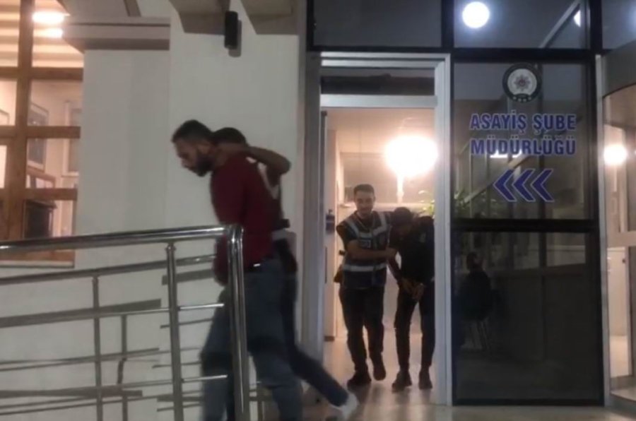 Otomobil Ve Motosiklet Çalan 2 Şüpheli Tutuklandı