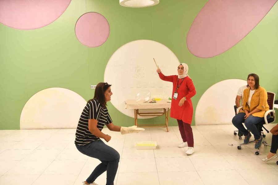 Kayseri Bilim Merkezi’nde ’öğretmen Akademisi’