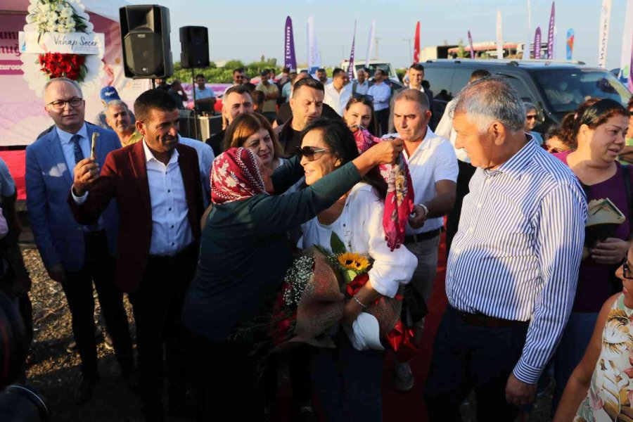 Yaşlı Kadından Türkan Şoray’a Şok: "fatma Girik Öldü, Sen Ölme, Bak Kendine”