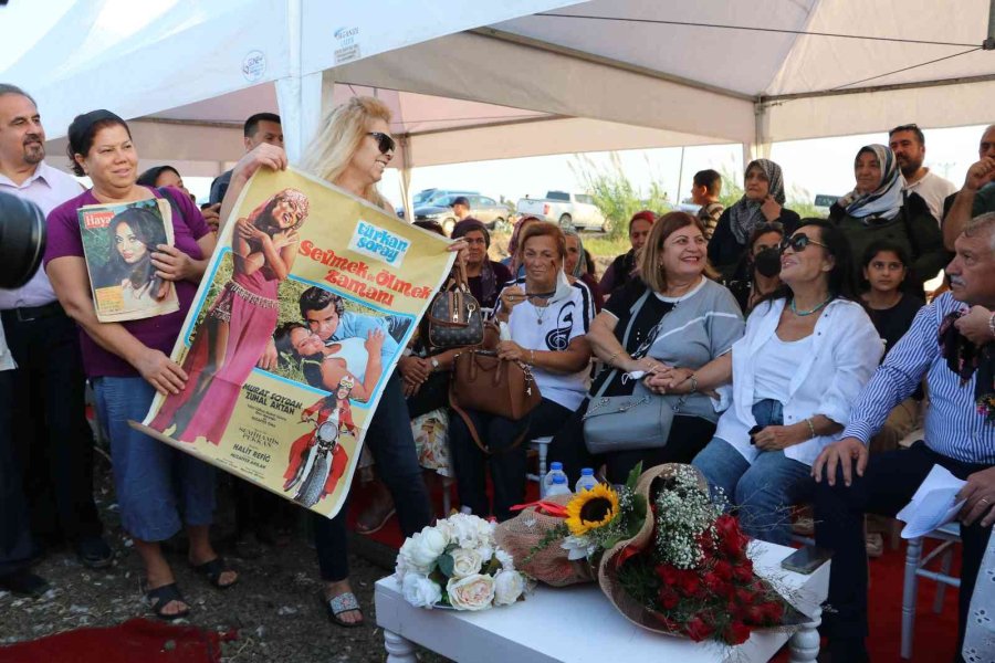 Yaşlı Kadından Türkan Şoray’a Şok: "fatma Girik Öldü, Sen Ölme, Bak Kendine”