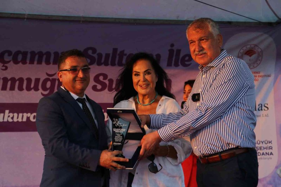 Yaşlı Kadından Türkan Şoray’a Şok: "fatma Girik Öldü, Sen Ölme, Bak Kendine”