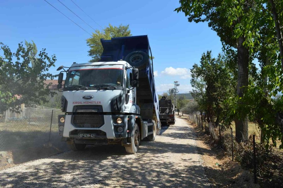 Büyükşehir Belediyesinden, Elmalı’da Asfalt Çalışması