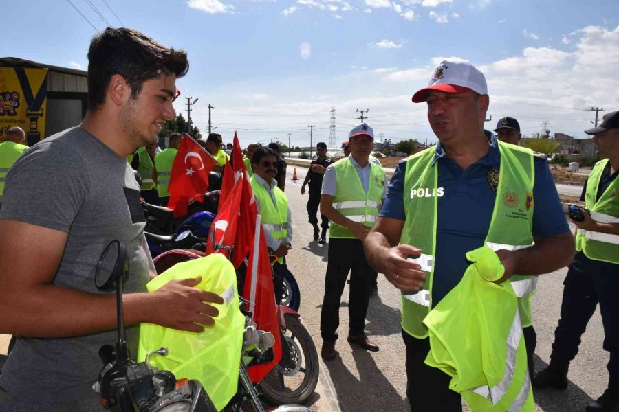 Kırkpınar Başpehlivanı Şimşek Jandarmanın ’bir Hareketine Bakar’ Kamu Spotunda Yer Aldı