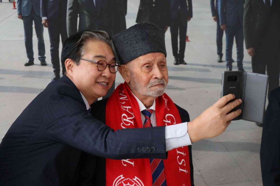 Güney Kore Büyükelçisinden Kore Gazisine Ziyaret