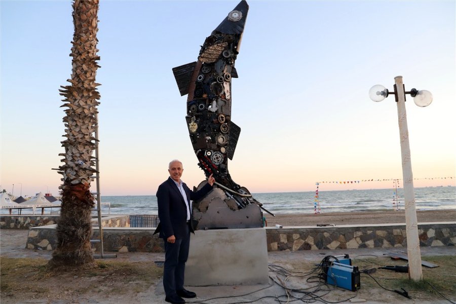 Mersin’de Sardalya Heykeli Karaduvar’ın Simgesi Oldu